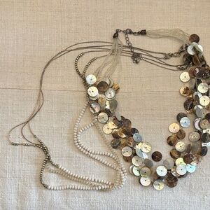 Lot of 2 necklaces
